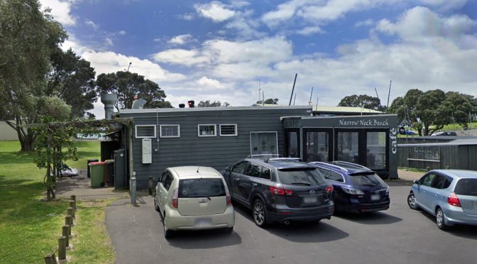 Narrow Neck Beach Café